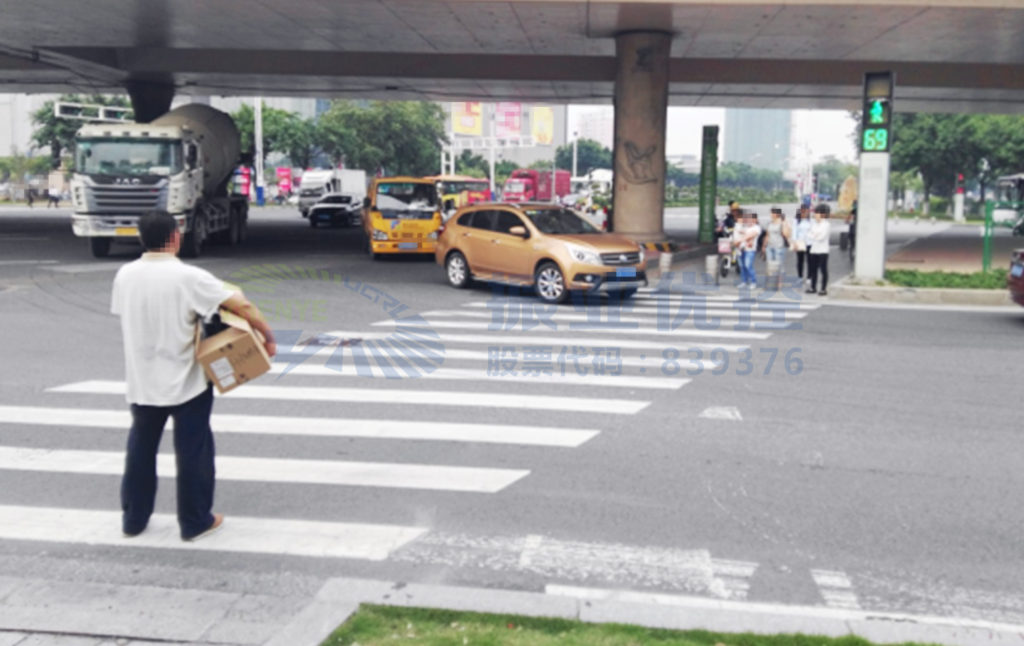 圖3 優(yōu)化前左轉(zhuǎn)尾車(chē)與行人沖突情況