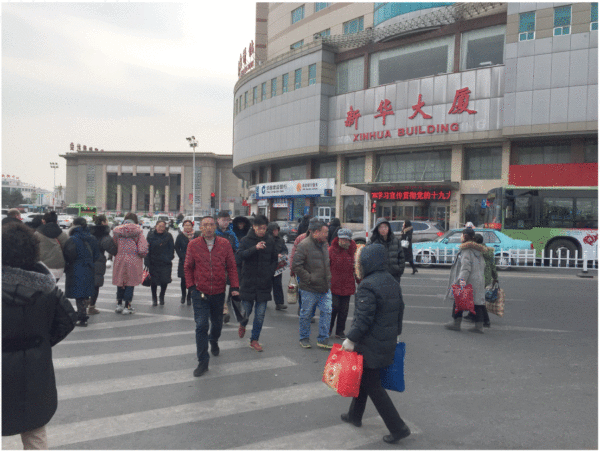 圖6 標(biāo)線渠化島施畫(huà)不規(guī)范