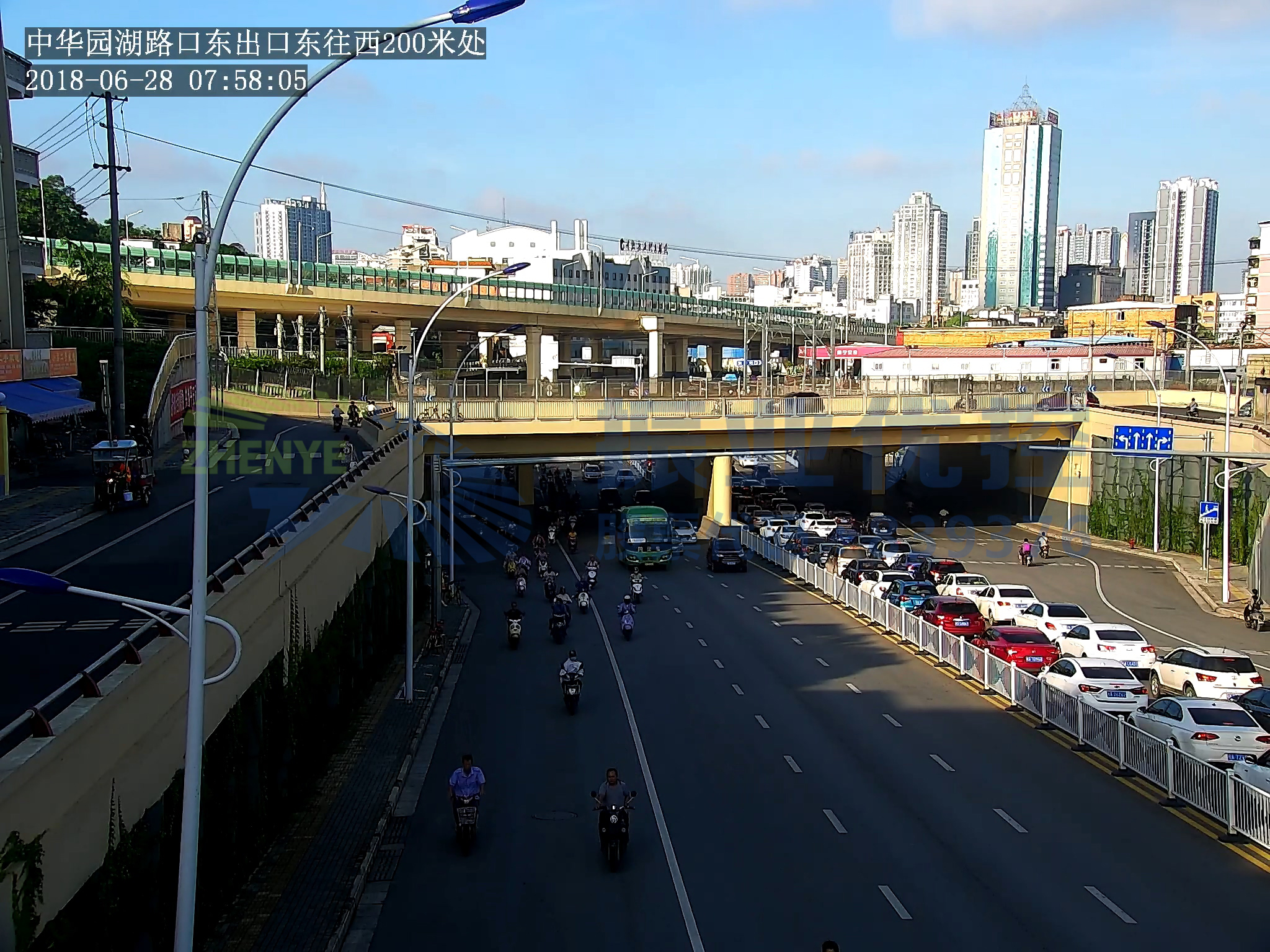  圖1 中華路-園湖路路口東進(jìn)口早高峰排隊情況