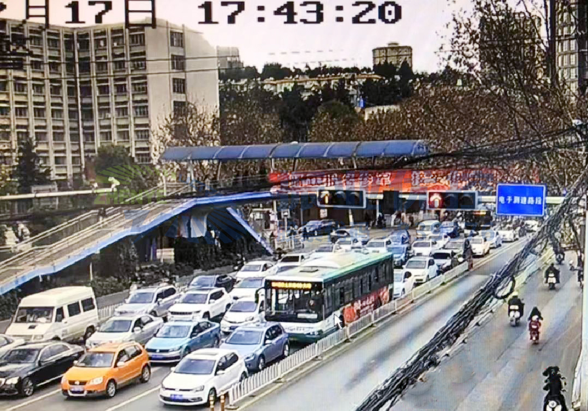 圖3 車流嚴重積壓