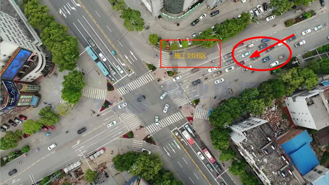 圖4?左轉(zhuǎn)車輛進入排隊車道