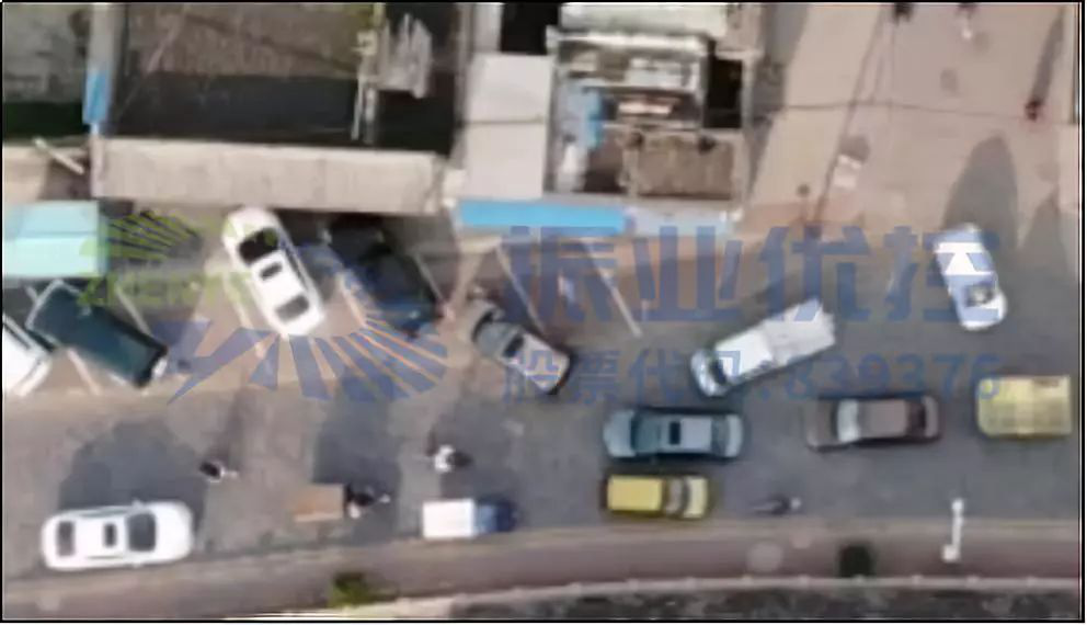 圖5 路緣石停車位出入車流