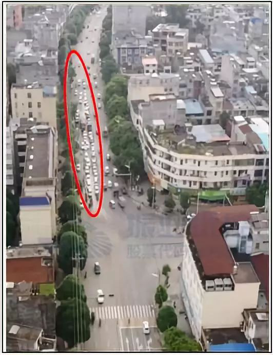 圖3 左轉(zhuǎn)排隊(duì)過長