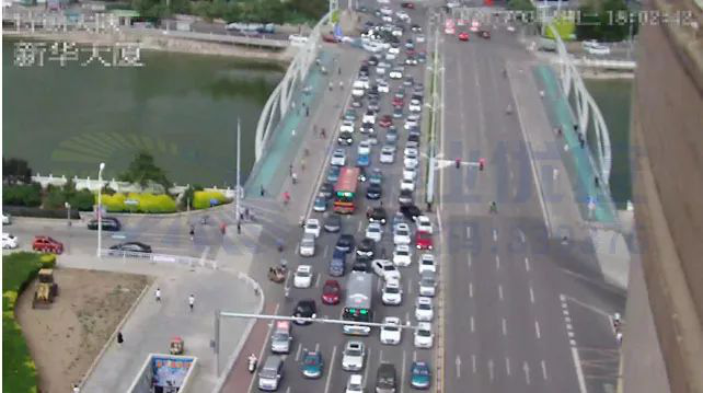 圖5 長青路-至善街路口東進口優(yōu)化前排隊?