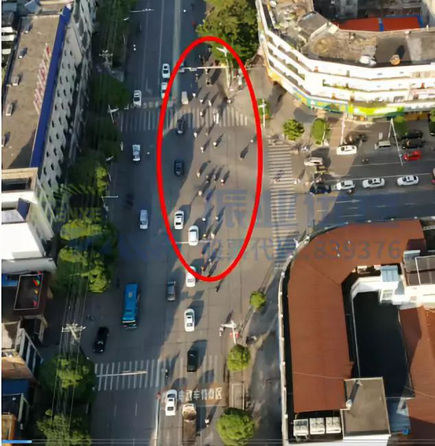 圖9 優(yōu)化后西進(jìn)口直行機(jī)動(dòng)車、非機(jī)動(dòng)車通行情況