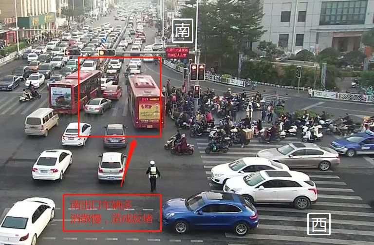 圖5 路口南出口反堵現(xiàn)象(優(yōu)化前)