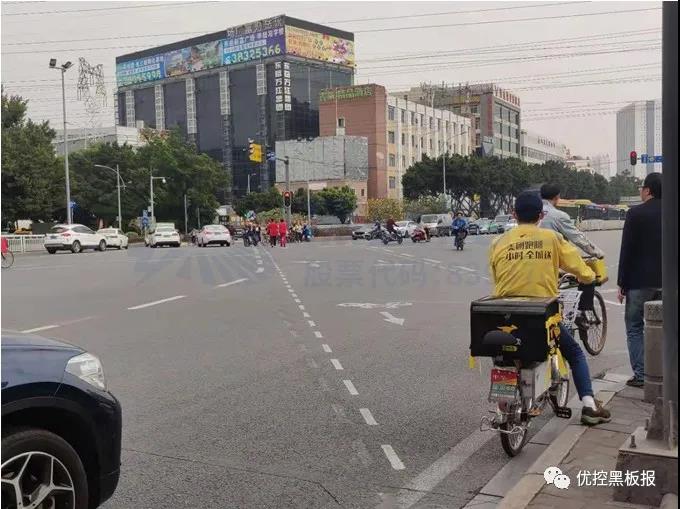 圖4 東北-西南方向?qū)切略龇菣C動車道