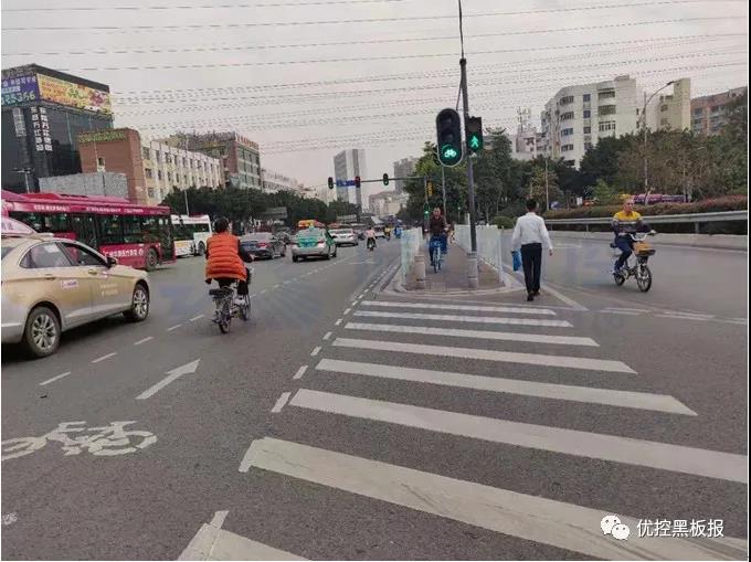 圖5 新增非機動車道及信號燈