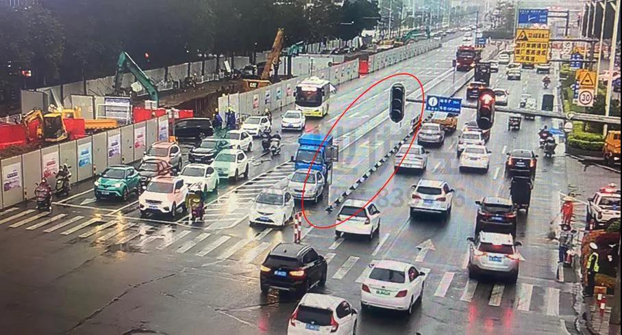 圖23 西進(jìn)口拓寬一車道