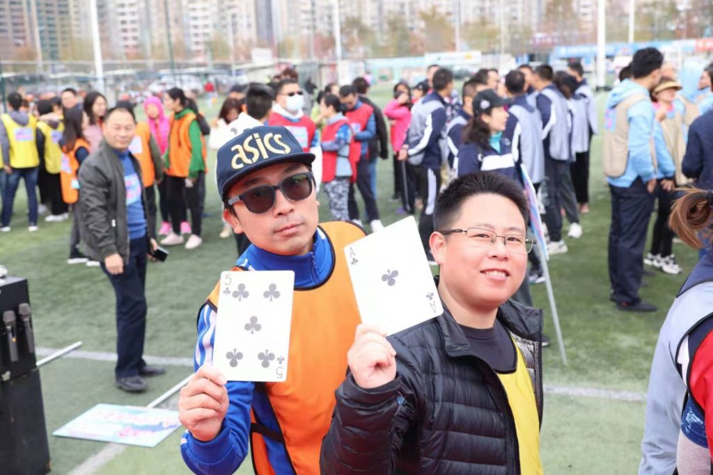 圖7 圖右為陳寧寧博士