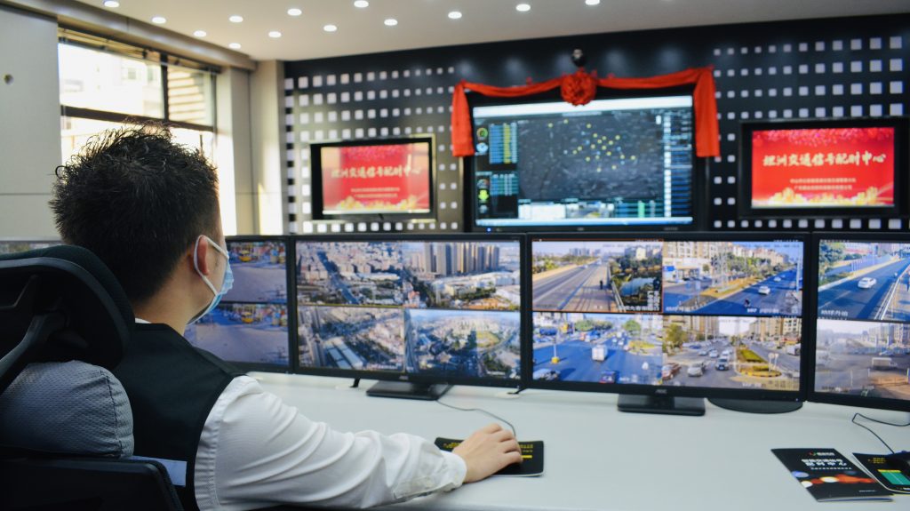 振業(yè)優(yōu)控技術團隊檢測路口路段運行情況