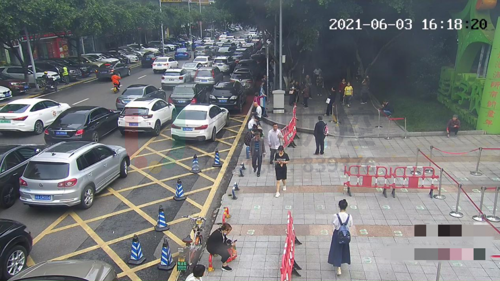 圖2 星光小學(xué)放學(xué)時(shí)段路況