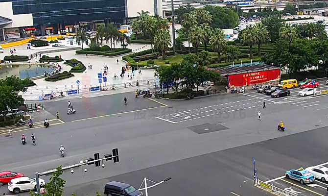 圖8 西進(jìn)口新增左轉(zhuǎn)待轉(zhuǎn)區(qū)