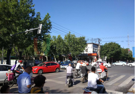 圖5 非機動車提前進入路口