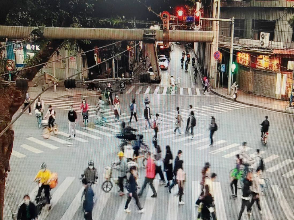 圖7 東華-東川路口優(yōu)化后行人過(guò)街情況圖