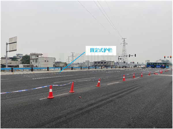 圖15 路口建設(shè)固定式護(hù)欄