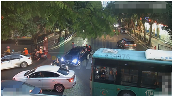 圖9 長平-金環(huán)路口西進(jìn)口排隊至長平-公信路口