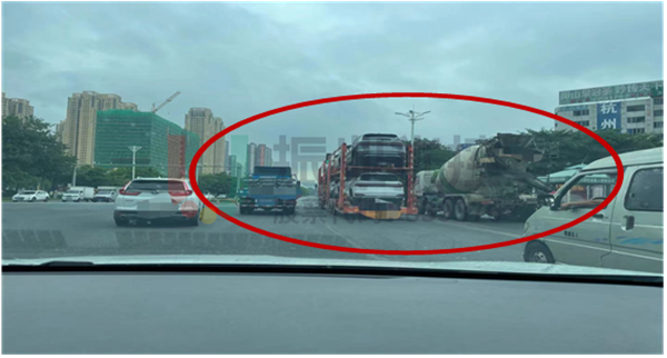 圖2 清遠(yuǎn)大道大型車輛排隊(duì)