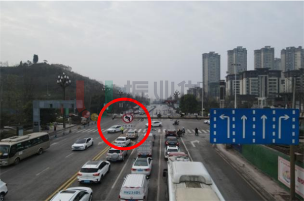 圖7 增設(shè)禁左時段指示牌(優(yōu)化后)