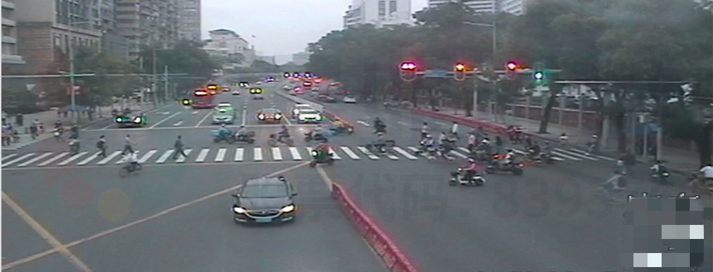 圖17 優(yōu)化后行人行人過街和非機動車通行情況