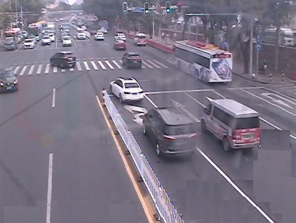 圖10 優(yōu)化后南進(jìn)口停止線前移圖