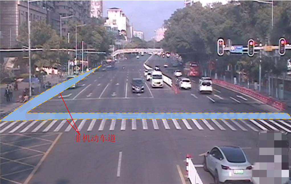圖11 路口增設(shè)非機動車道