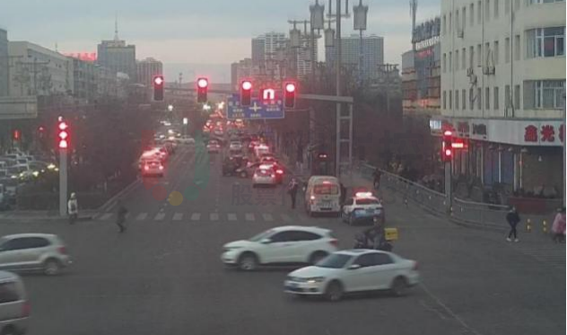 圖12 晚高峰消防崗-醫(yī)衛(wèi)崗路段優(yōu)化前后對比